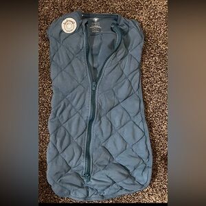 Dreamland weighted sleep swaddles. Size 0-6 months